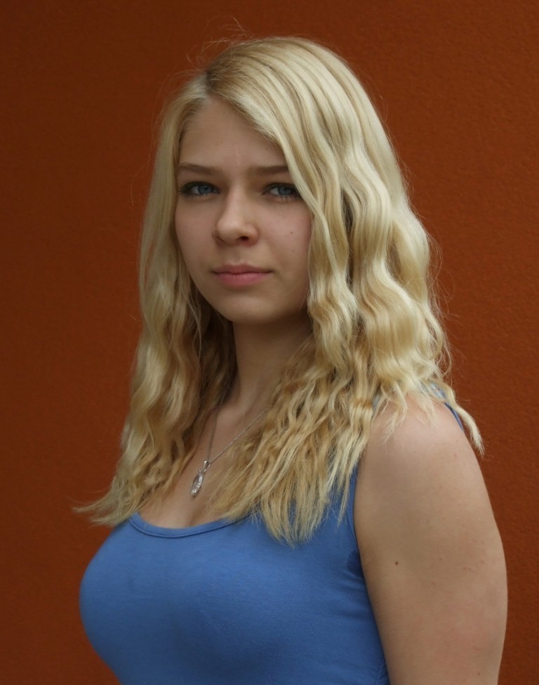 Anita Ciempka, lat 17, mieszkanka Wolbromia, uczennica LO w...