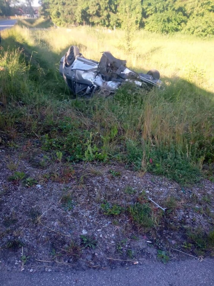 Wypadek drogowy w Ryżówce (gm. Krasnopol). Kierowca w szpitalu