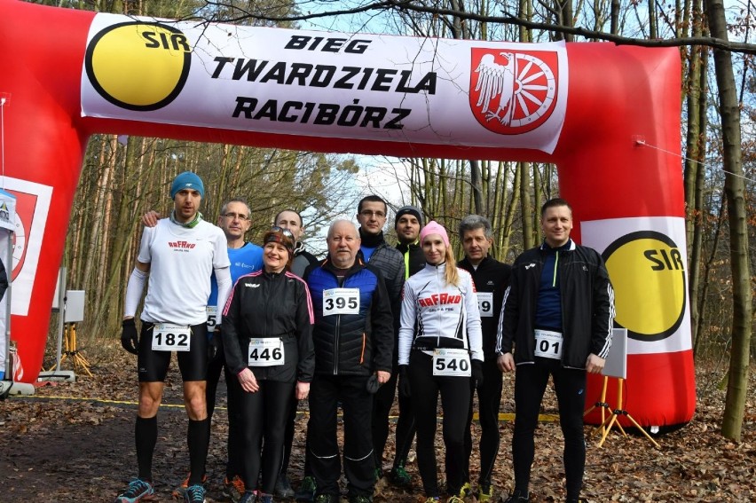 Twardziele biegali po Arboretum

ZOBACZ TEŻ: Polub nas na...