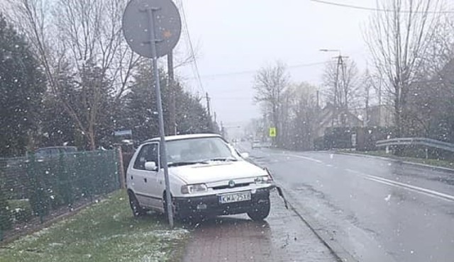 Ul. Beskidzka w Targanicach. Kolizja dwóch samochodów osobowych.