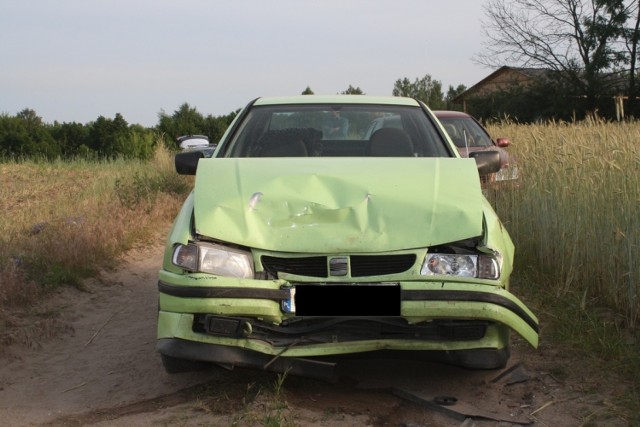 Na polnej drodze w miejscowości Miałkie (gmina Topólka) wczoraj popołudniu zderzyły się dwa samochody osobowe. 3-letnia dziewczynka trafiła do szpitala.