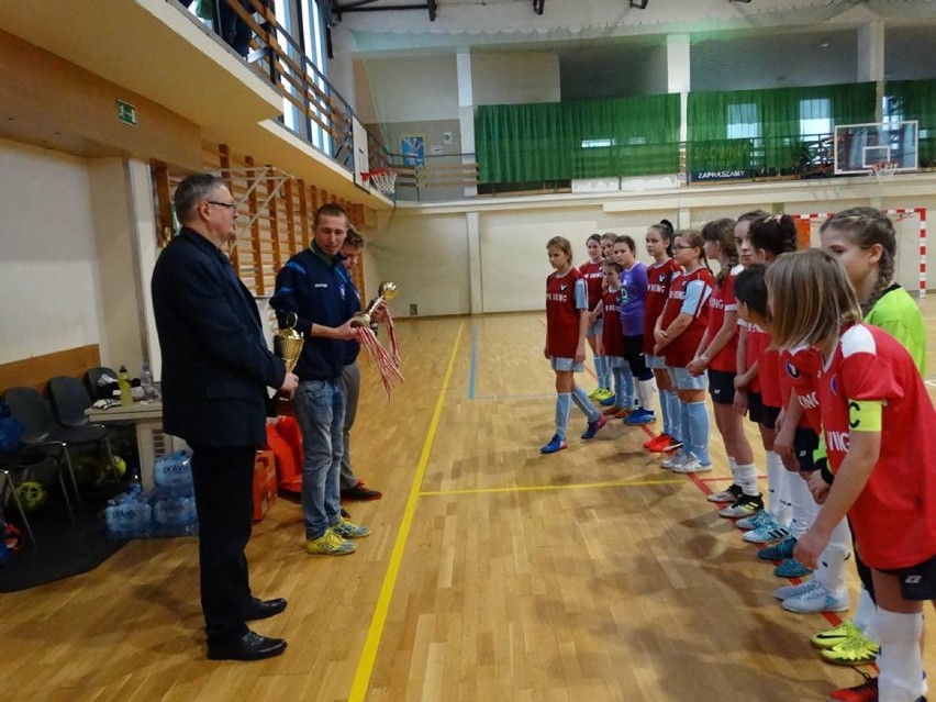 UKS Tęcza Bydgoszcz mistrzem województwa kujawsko-pomorskiego w futsalu kobiet do lat 13 [zdjęcia]