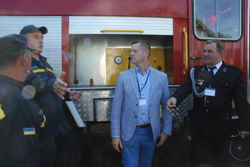 Gmina Łęczyca przekazała wóz ukraińskim strażakom (ZDJĘCIA)