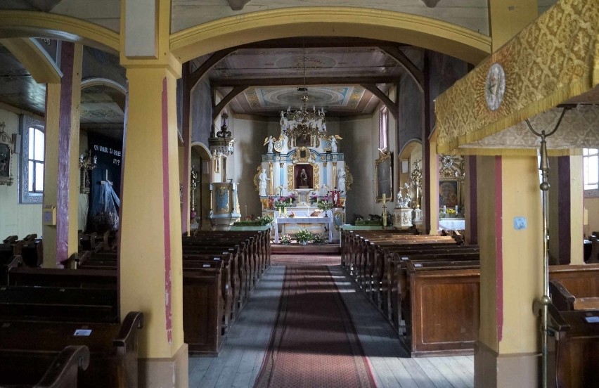 Kościeszki. Wnętrze zabytkowego kościoła Świętej Anny