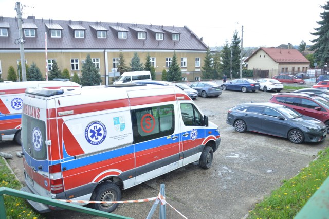 W tym miejscu powstanie zadaszony parking dla karetek pogotowia, będzie to element nowoczesnego centrum ratownictwa medycznego w Bochni