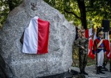 Odsłonięcie pomnika Żołnierzy Wyklętych w Gdańsku. Uroczystość z tej okazji odbyła się też w Muzeum II Wojny Światowej [zdjęcia]