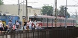 Inowrocław. Konfederacja protestuje przeciw likwidacji połączeń kolejowych w województwie kujawsko-pomorskim 