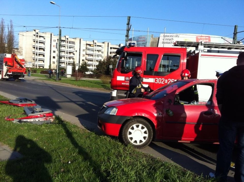 Kraków: wypadek na skrzyżowaniu ul. Monte Cassino i ul. Kapelanka [ZDJĘCIA INTERNAUTY]