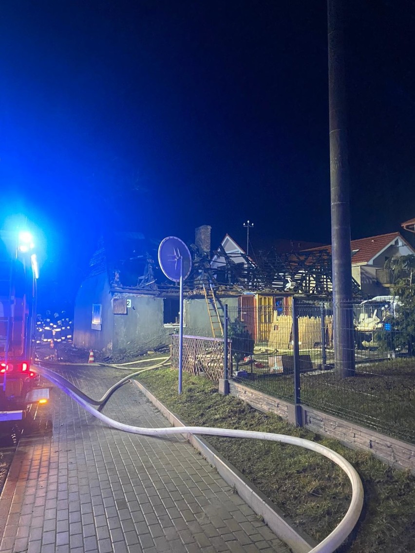 Pożar w Mostach: strażacy znaleźli spalone ciało - 11 marca 2021