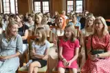 Laureaci i finaliści konkursów ze szkół podstawowych w Malborku nagrodzeni. Gratulacje składał im burmistrz Marek Charzewski