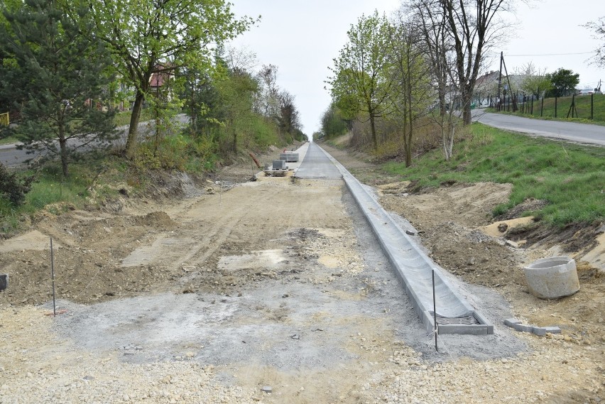 Ma 16,5 kilometra długości. To najdłuższa scieżka rowerowa na Opolszczyźnie. Powstaje w trzech gminach, na starej linii kolejowej