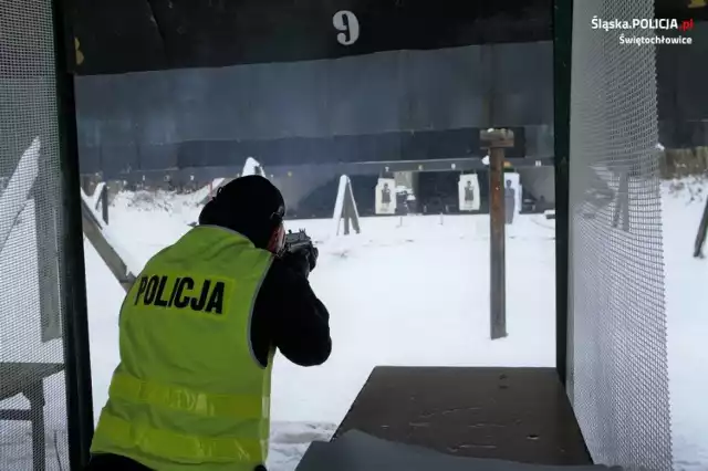Policjanci z Świętochłowic doskonalili swoją technikę strzelecką