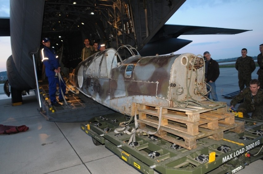 Zabytkowy samolot trafił do Muzeum Lotnictwa Polskiego