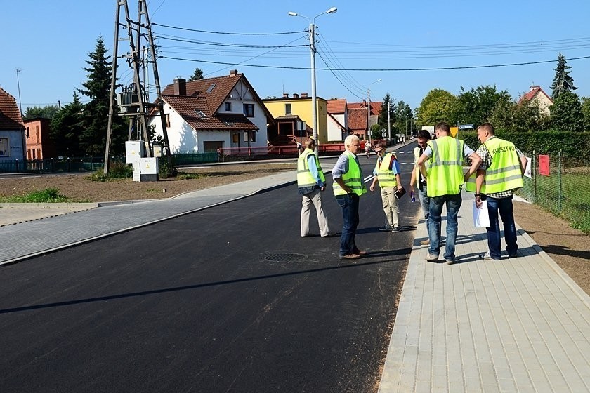 Pszczółki, ulica Sportowa