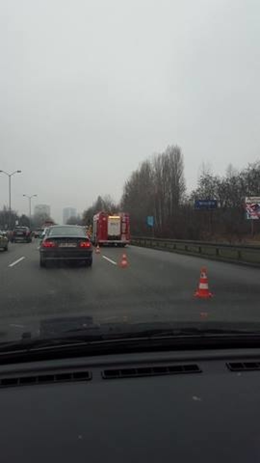 Katowice: Kolizja na DK 86 - zderzenie samochodów [ZDJĘCIA]