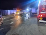 Nocny wypadek na drodze krajowej nr 94 w Targowisku. Zderzenie samochodów ciężarowego z osobowym