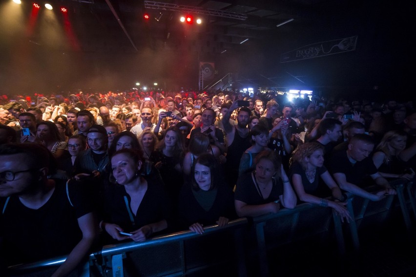 Islandzki GusGus porwał tłumy fanów do tańca. Energiczny koncert w Progresji!