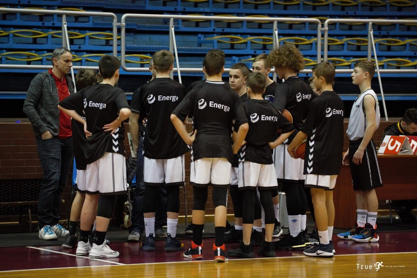 Kibice dopingowali koszykarzy U13 w decydującym meczu  [zdjęcia]