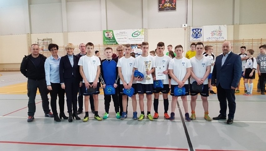 II miejsce drużyny z Sulmierzyc w Turniej Piłki Nożnej Młodzieżowych Drużyn Pożarniczych OSP [FOTO]