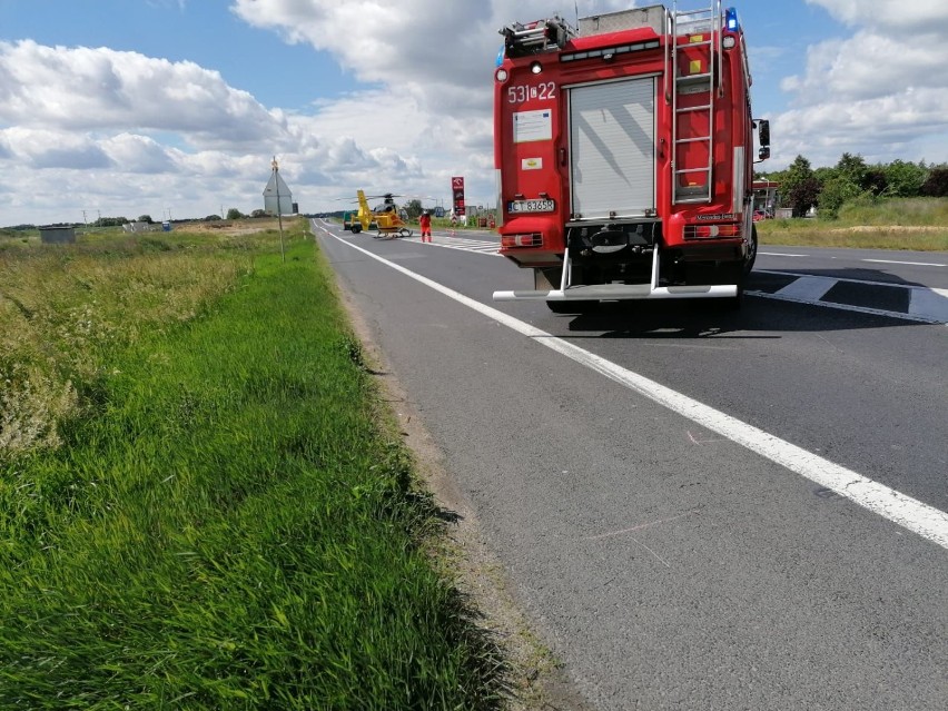 Wypadek na DK 5 w Grucznie. Ciężarówka zderzyła się z samochodem. Droga S5 jest zablokowana [zdjęcia]