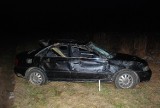 Wypadek w Niemadowej. Audi z czterema osobami dachowało w rowie