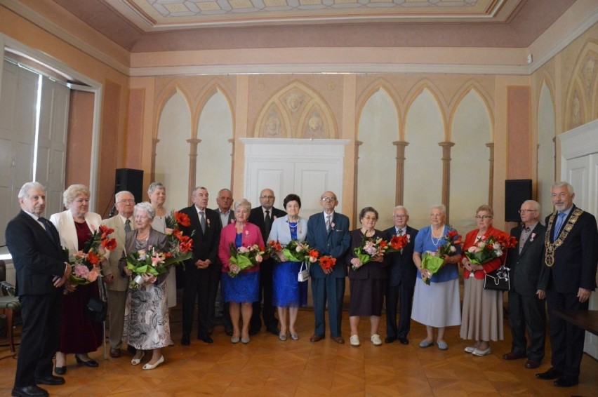 Medale za długoletnie pożycie małżeńskie wręczono parom z Wejherowa