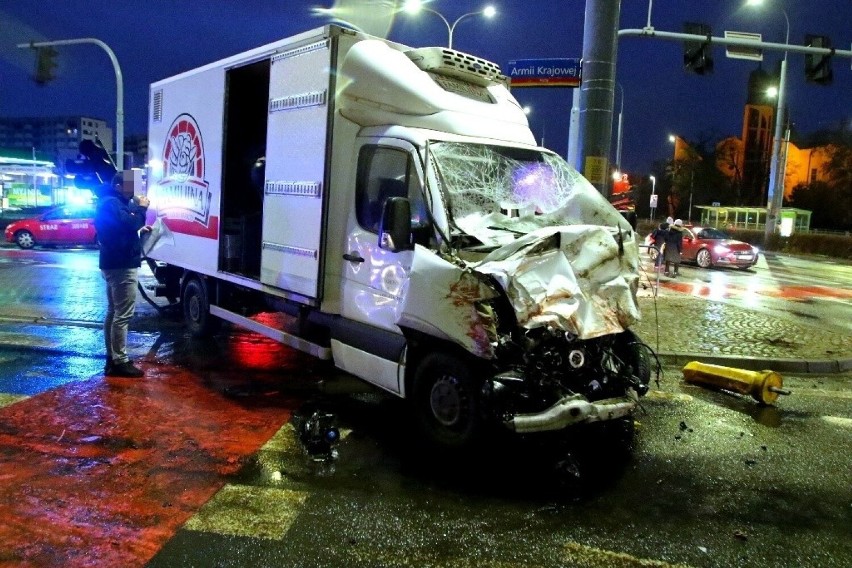 Wypadek na Armii Krajowej we Wrocławiu 23.12.2022