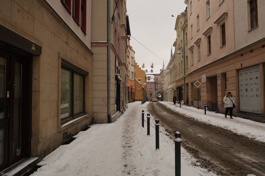 Zima wróciła na Dolny Śląsk. Są ostrzeżenia IMGW. Na długo śnieg z nami zostanie?