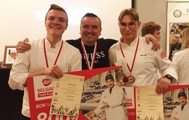 Uczniowie kieleckich "garów" zdobyli drugie miejsce w Ogólnopolskim Konkursie Gastronomicznym w Łodzi.
