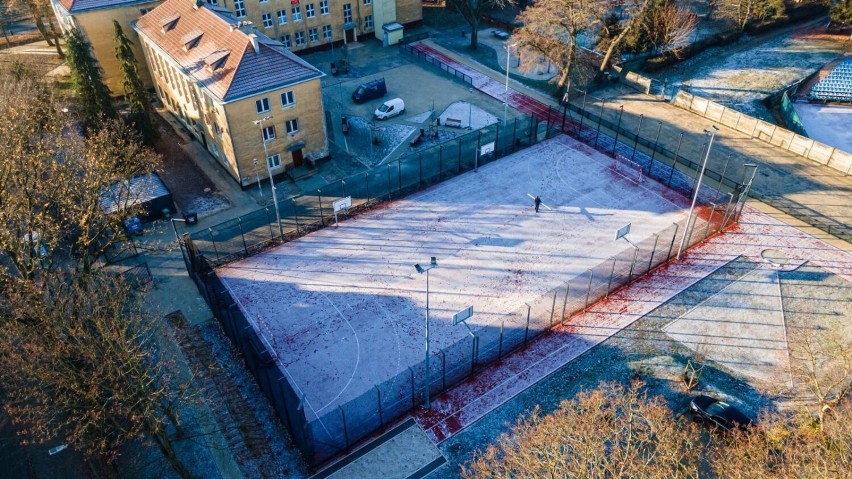 Szczecińskie liceum integracyjne z nowym boiskiem. Szkolne obiekty sportowe wymagają inwestycji