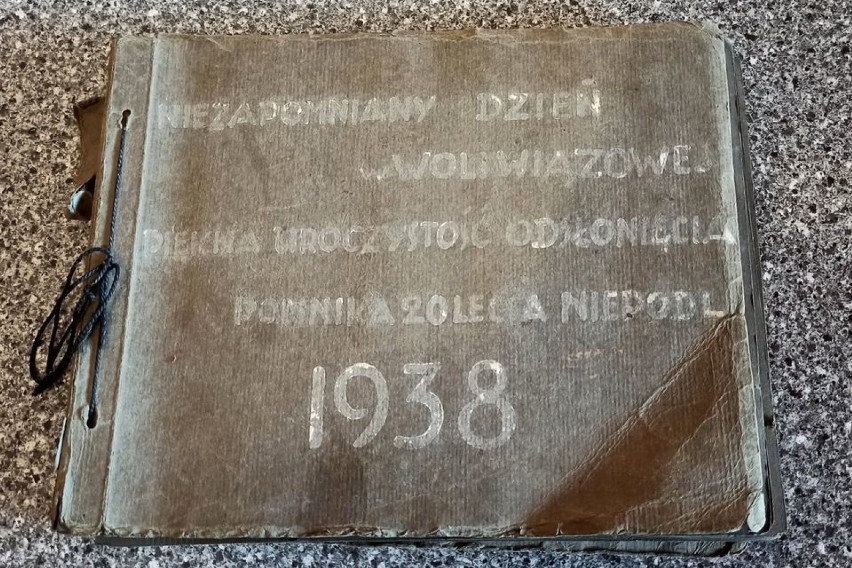 11 listopada 1938 roku w Woli Wiązowej odsłonięto Pomnik...