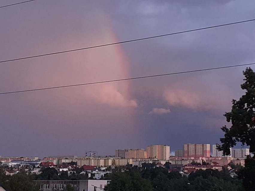 Po deszczu, który przeszedł po południu nad Kielcami,...