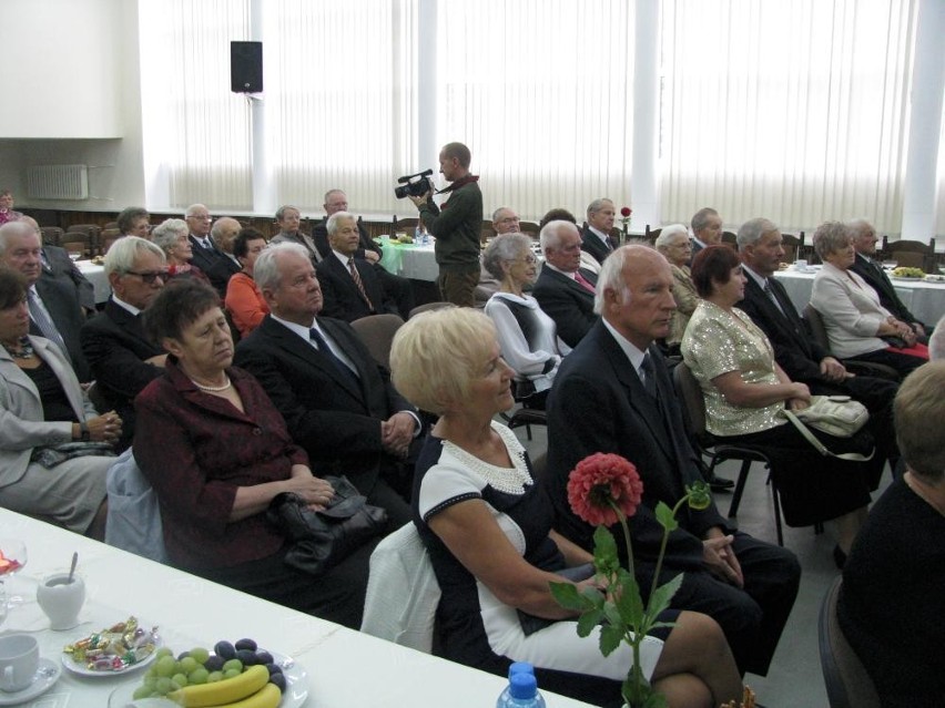 Małżeńskie jubileusze w Ostrowie: 19 par odznaczonych...