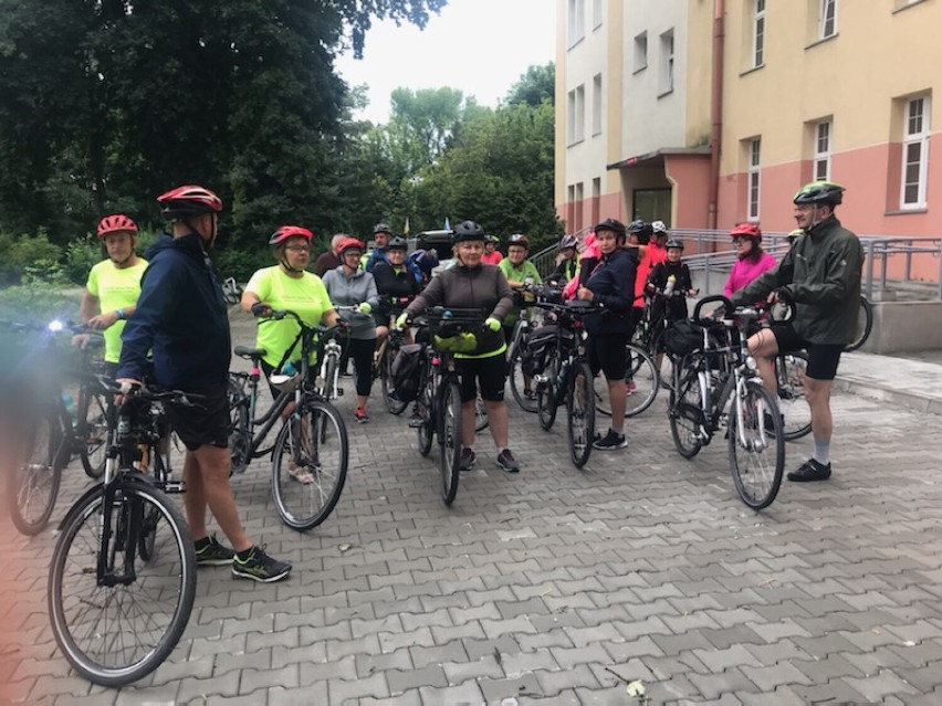 Pleszew. Rowerowi pielgrzymi w drodze na Jasną Górę zawitali do Pleszewa