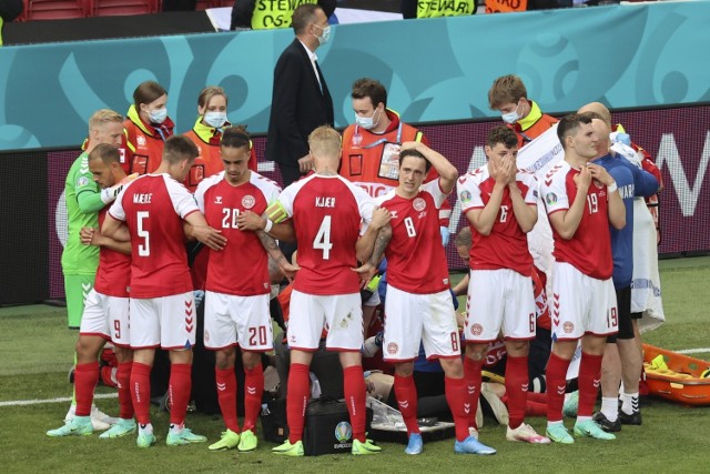 Piłkarze reprezentacji Danii podczas meczu z Finlandią przeżyli traumę