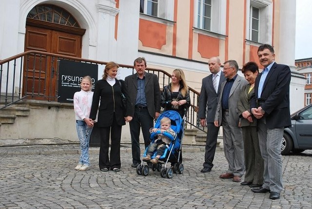 Pięcioosobowa rodzina Popovów wczoraj zwiedzała miasto w towarzystwie prezydenta i urzędników