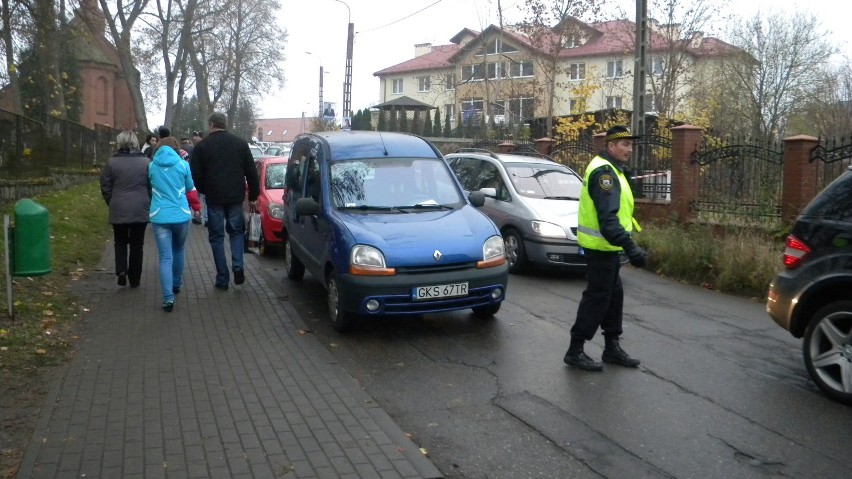 Przed wiekami zmarłych wspominano cztery razy w roku. Przed nami Wszystkich Świętych [ZDJĘCIA]