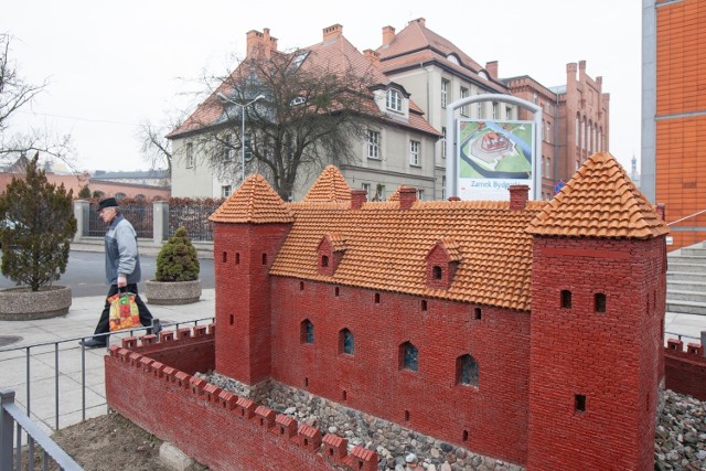 Na razie miłośnikom historii  miasta pozostaje do podziwiania  jedynie makieta zamku bydgoskiego.