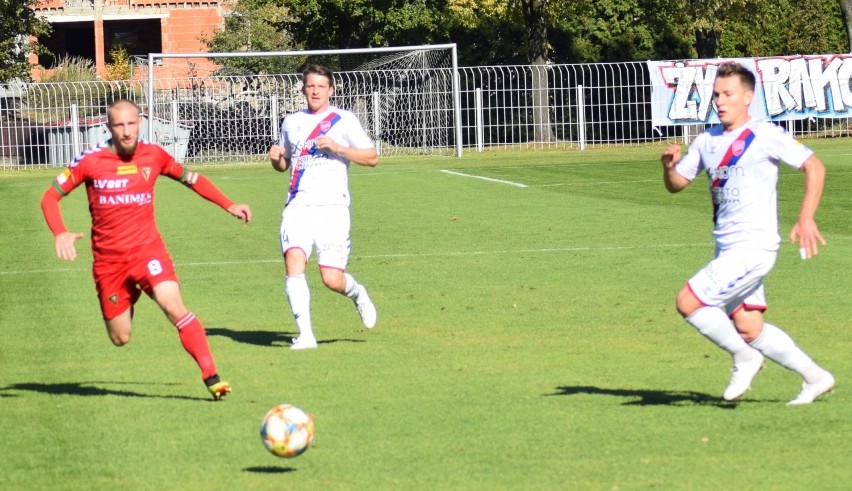 Raków Częstochowa - Zagłębie Sosnowiec 2:0 [ZDJĘCIA] Częstochowianie po raz drugi pokonali Zagłębie w meczu sparingowym