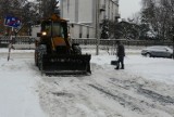 Atak zimy w Tomaszowie. Zarządcy dróg liczą każdy grosz