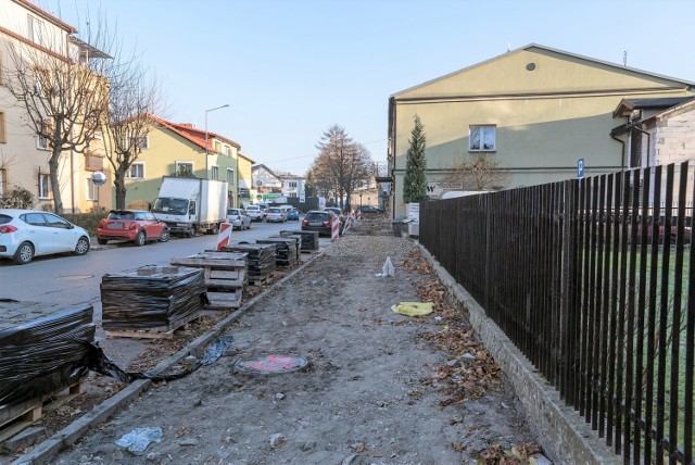 Budowa chodników to jeden z elementów remontu ulicy Francesco Nullo w Olkuszu