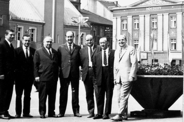 Pierwsza wizyta francuskich gości w Rybniku. Rynek, 1965 r.