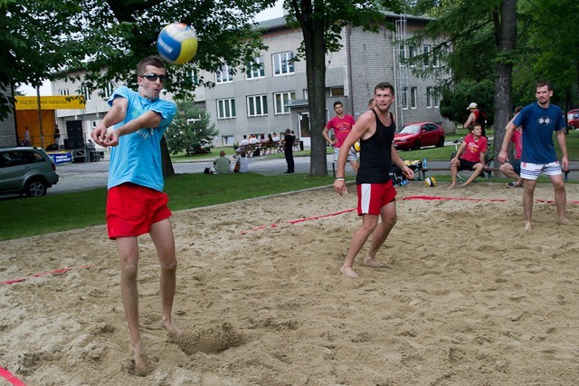 Turniej siatkówki plażowej w WSB w Tarnowie [ZDJĘCIA]