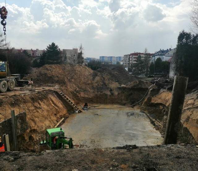 Trwa budowa linii tramwajowej z Krowodrzy Górki do Górki Narodowej. W ramach prac wykonywane są m.in. wielkie odwierty.