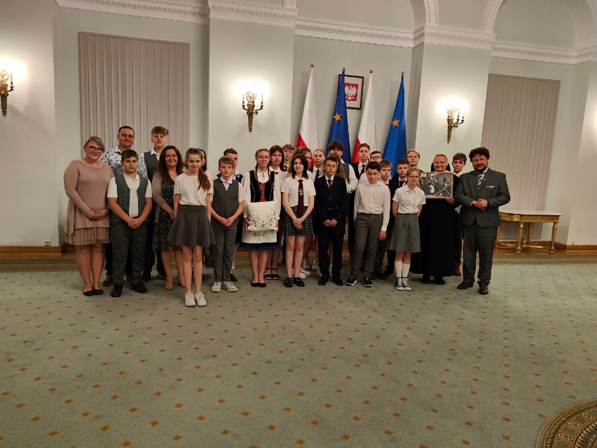 Dzieci z powiatu wejherowskiego odwiedziły Pałac Prezydencki w Warszawie