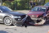 Kalisz: Zderzenie dwóch aut na ulicy Łódzkiej w Kaliszu. ZDJĘCIA