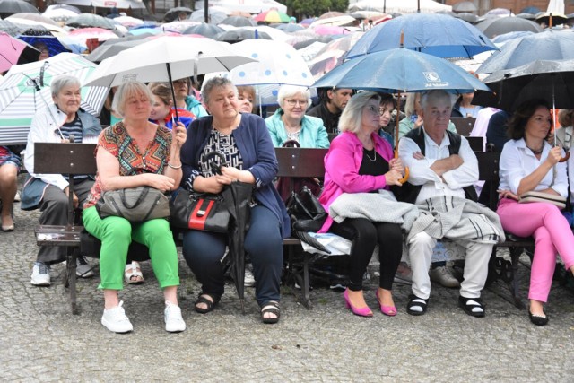 To już 25. edycja festiwalu, który przyciąga tłumy do Ciechocinka. Festiwal operowo-operetkowy od 2022 roku nosi imię Kazimierza Kowalskiego.