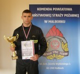 Rafał Błachuta z Sadlinek został mistrzem Polski służb mundurowych w MMA