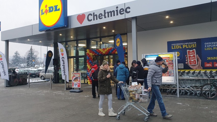 Tłumy na otwarciu Lidla w Chełmcu. Sądeczanie długo na to czekali [16.12]