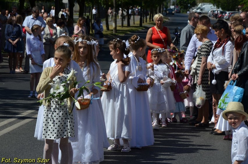 Procesja Bożego Ciała na osiedlu Błonie (zdjecia i wideo)